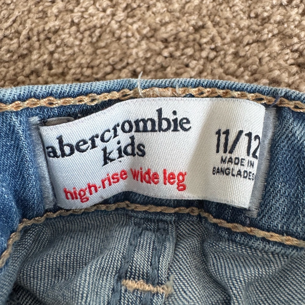 Abercrombie Kids Wide legged distressed Jeans - Picture 2 of 2